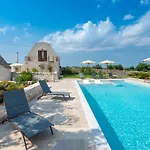 Acres Itria לוקורוטונדו